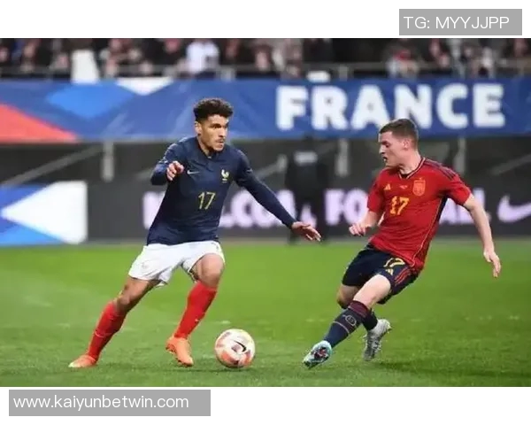 17岁卡马达闪耀赛场梅开二度助意大利U21轻取对手晋级欧青赛预选赛 17岁卡马达闪耀赛场梅开二度助意大利U21轻取对手晋级欧青赛预选赛