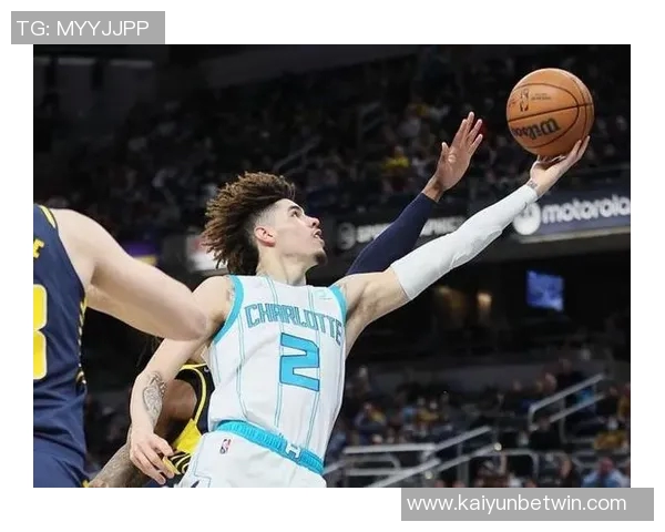 拉梅洛鲍尔高效表现无奈球队失利13投9中砍下27分助攻5次三分球命中率惊人