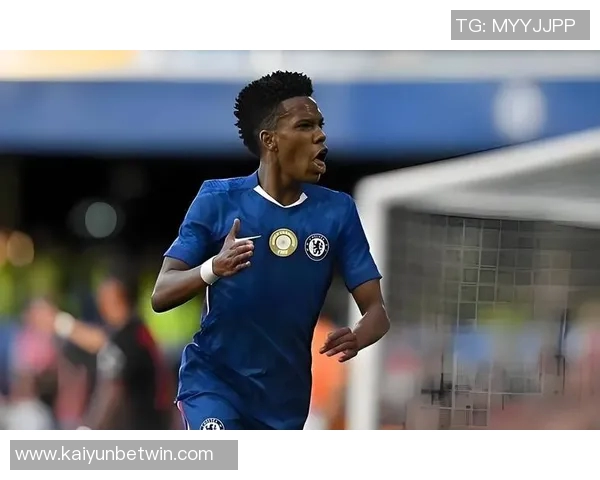 切尔西内部讨论决定在转会窗口寻找新中卫以增强防线实力